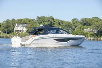 Thumbnail von Cruisers Yachts 42 GLS OB