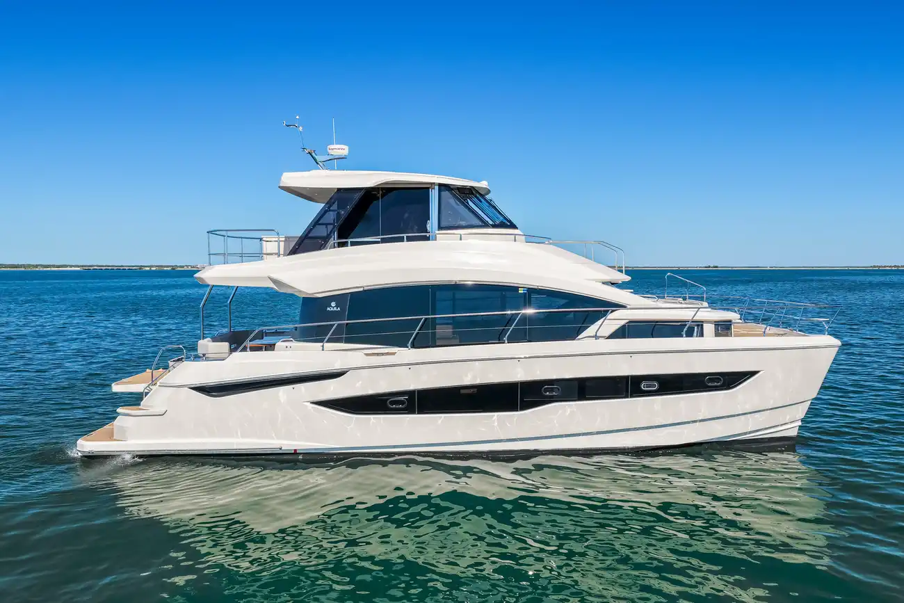 Aquila 54 Yacht