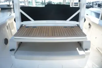 Thumbnail von Boston Whaler 380 Outrage