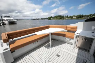 Thumbnail von Cruisers Yachts 46 Cantius