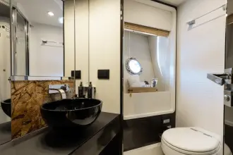 Thumbnail von Azimut 77s