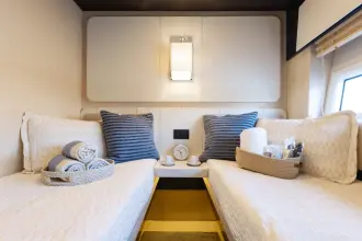 Thumbnail von Azimut 77s