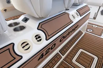 Thumbnail von Boston Whaler 420 Outrage