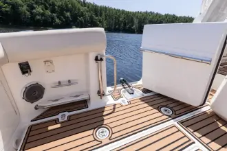 Thumbnail von Boston Whaler 420 Outrage