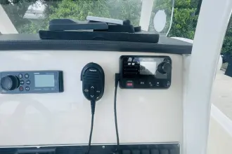 Thumbnail von Boston Whaler 270 Dauntless