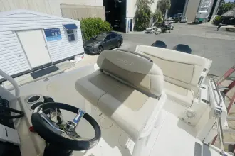 Thumbnail von Boston Whaler 270 Dauntless