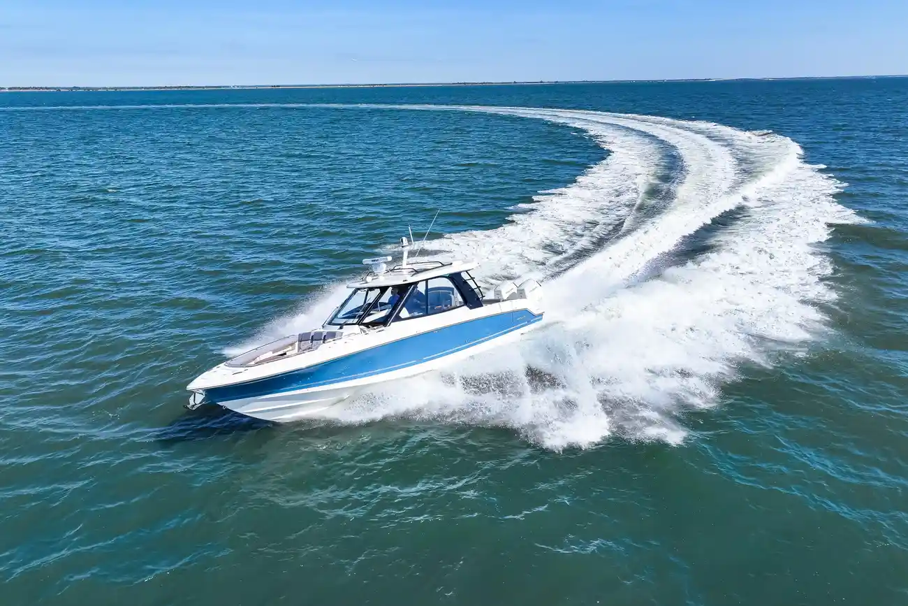 Thumbnail von Boston Whaler 380 Realm