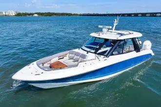 Thumbnail von Boston Whaler 380 Realm