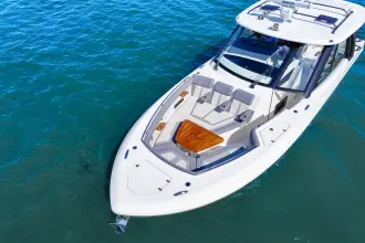 Thumbnail von Boston Whaler 380 Realm
