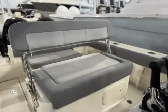 Thumbnail von Boston Whaler 230 Outrage
