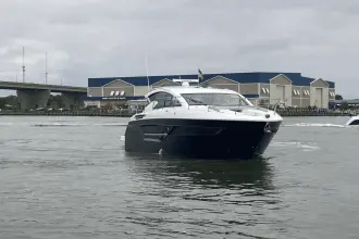 Thumbnail von Cruisers Yachts 46 Cantius