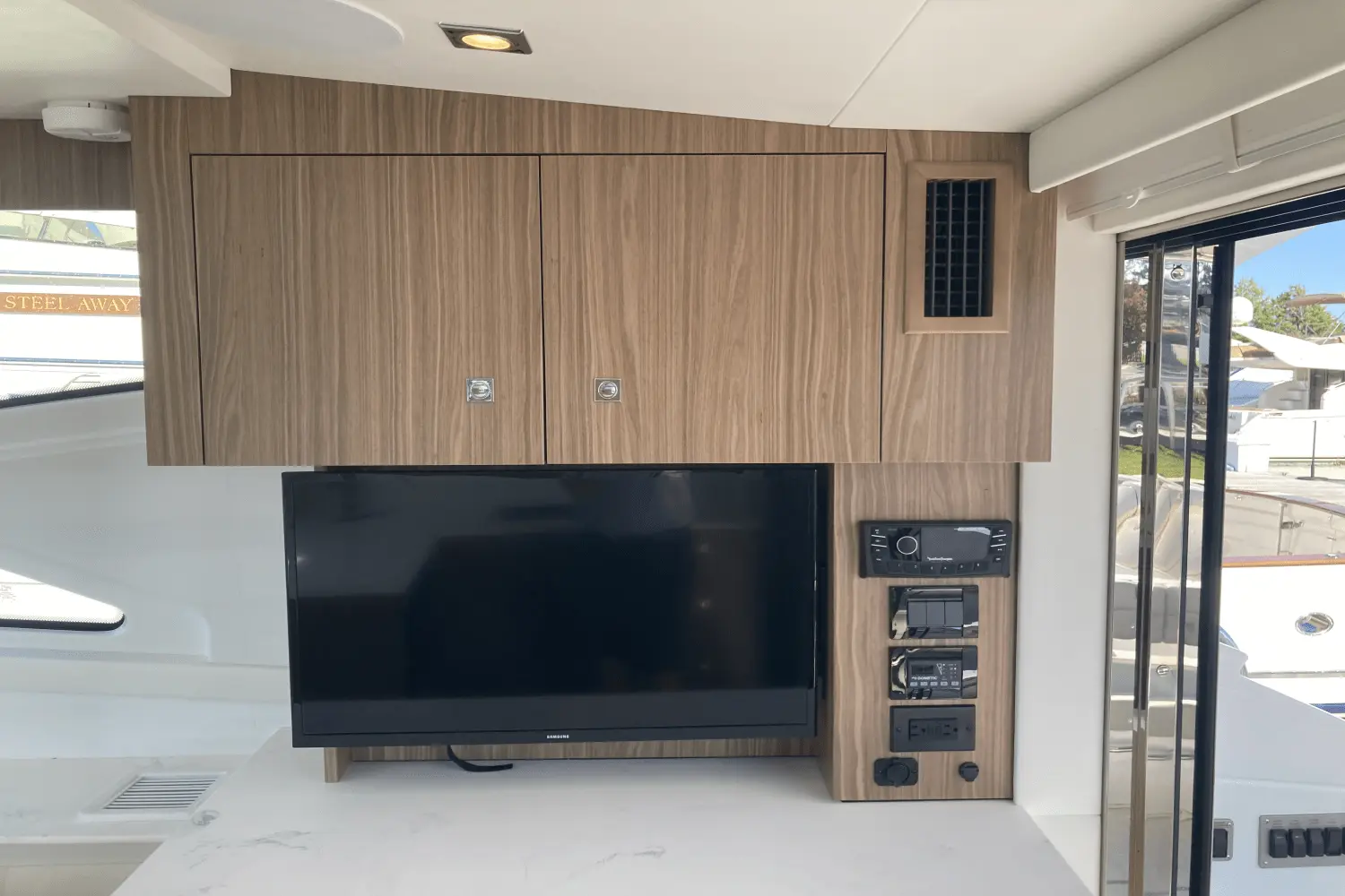 Thumbnail von Cruisers Yachts 46 Cantius