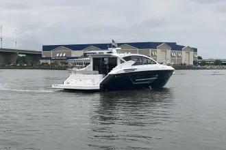 Thumbnail von Cruisers Yachts 46 Cantius