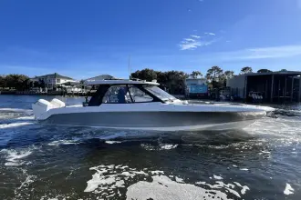 Thumbnail von Boston Whaler 380 Realm