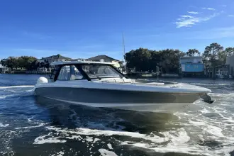 Thumbnail von Boston Whaler 380 Realm