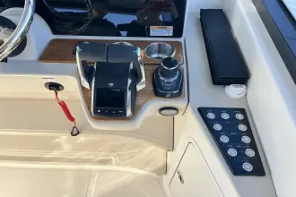 Thumbnail von Boston Whaler 380 Realm