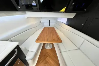 Thumbnail von Boston Whaler 380 Realm