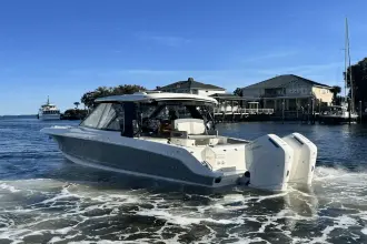 Thumbnail von Boston Whaler 380 Realm