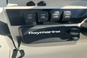 Thumbnail von Boston Whaler 240 Vantage