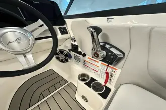 Thumbnail von Sea Ray SDX 270