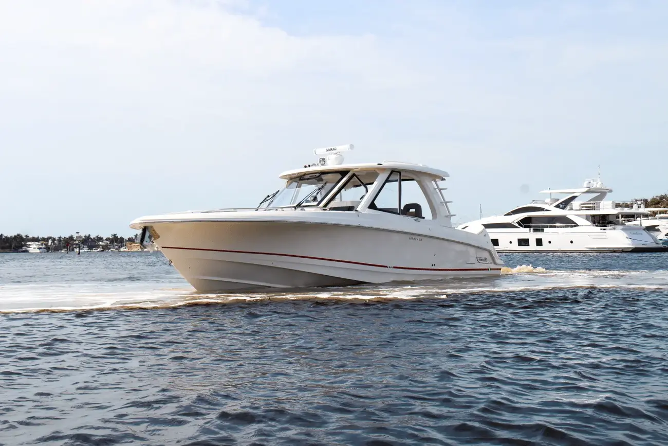 Boston Whaler 380 Realm
