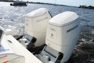 Thumbnail von Boston Whaler 380 Realm