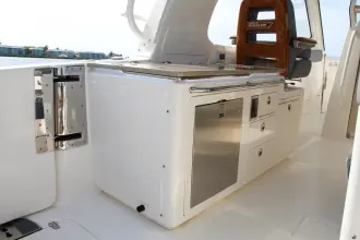 Thumbnail von Boston Whaler 380 Realm