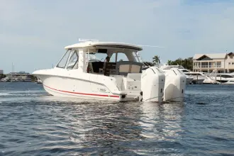 Thumbnail von Boston Whaler 380 Realm