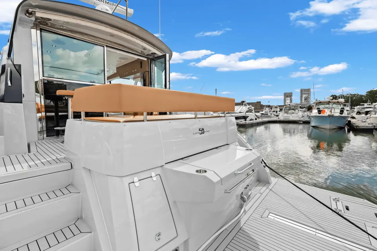 Thumbnail von Cruisers Yachts 50 Cantius