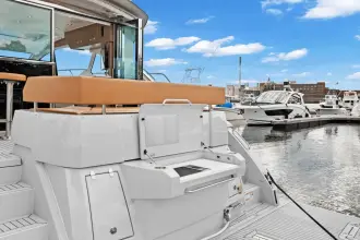 Thumbnail von Cruisers Yachts 50 Cantius