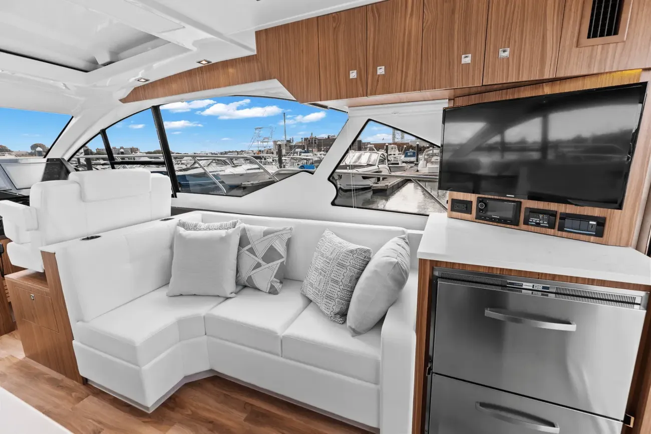 Thumbnail von Cruisers Yachts 50 Cantius