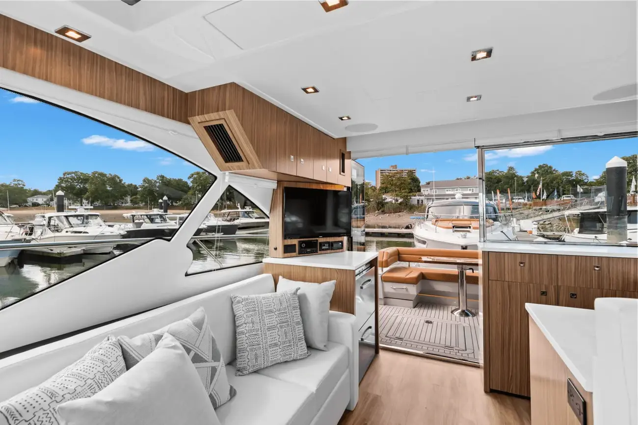 Thumbnail von Cruisers Yachts 50 Cantius