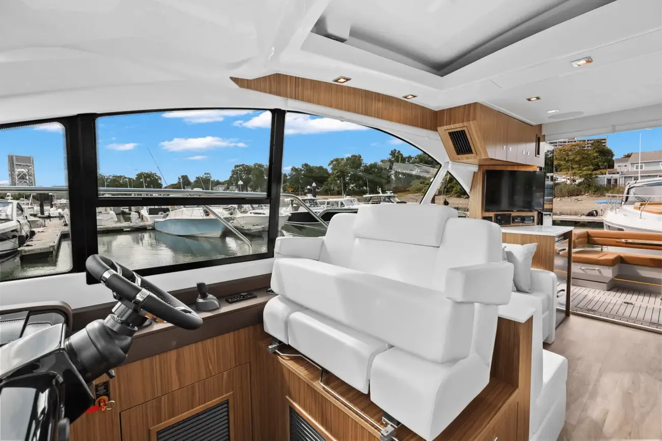 Thumbnail von Cruisers Yachts 50 Cantius