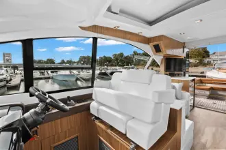 Thumbnail von Cruisers Yachts 50 Cantius