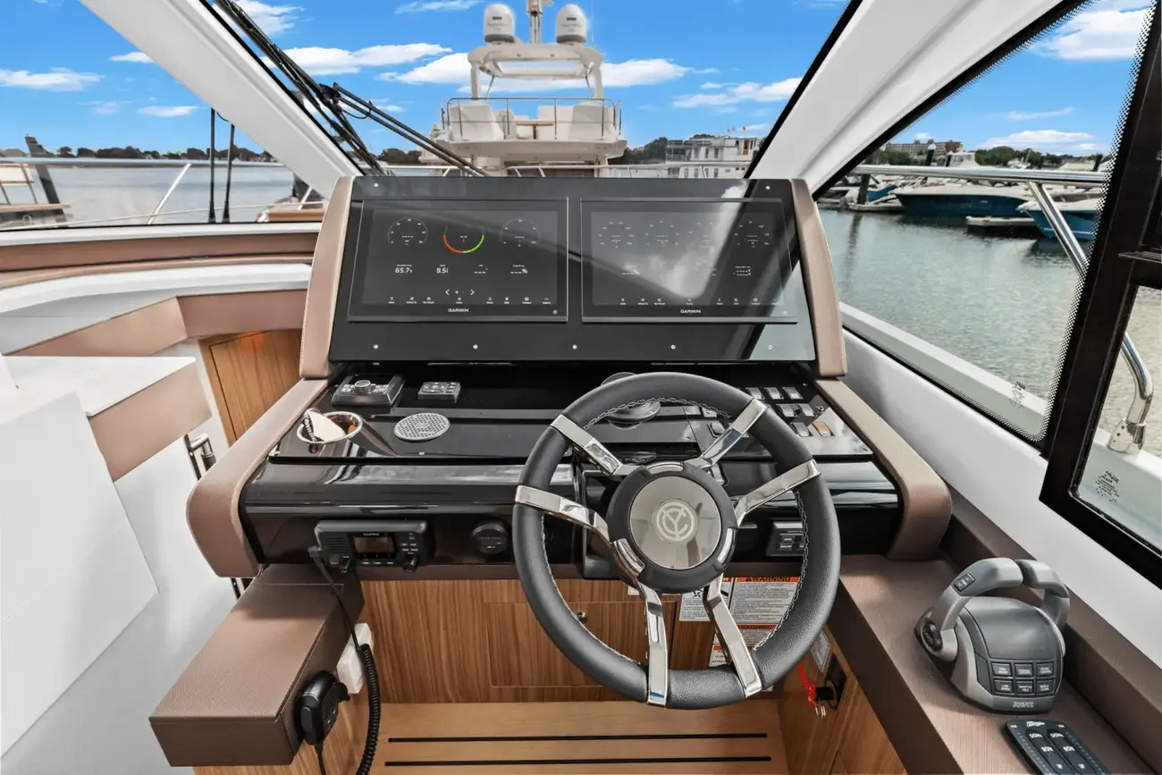 Thumbnail von Cruisers Yachts 50 Cantius
