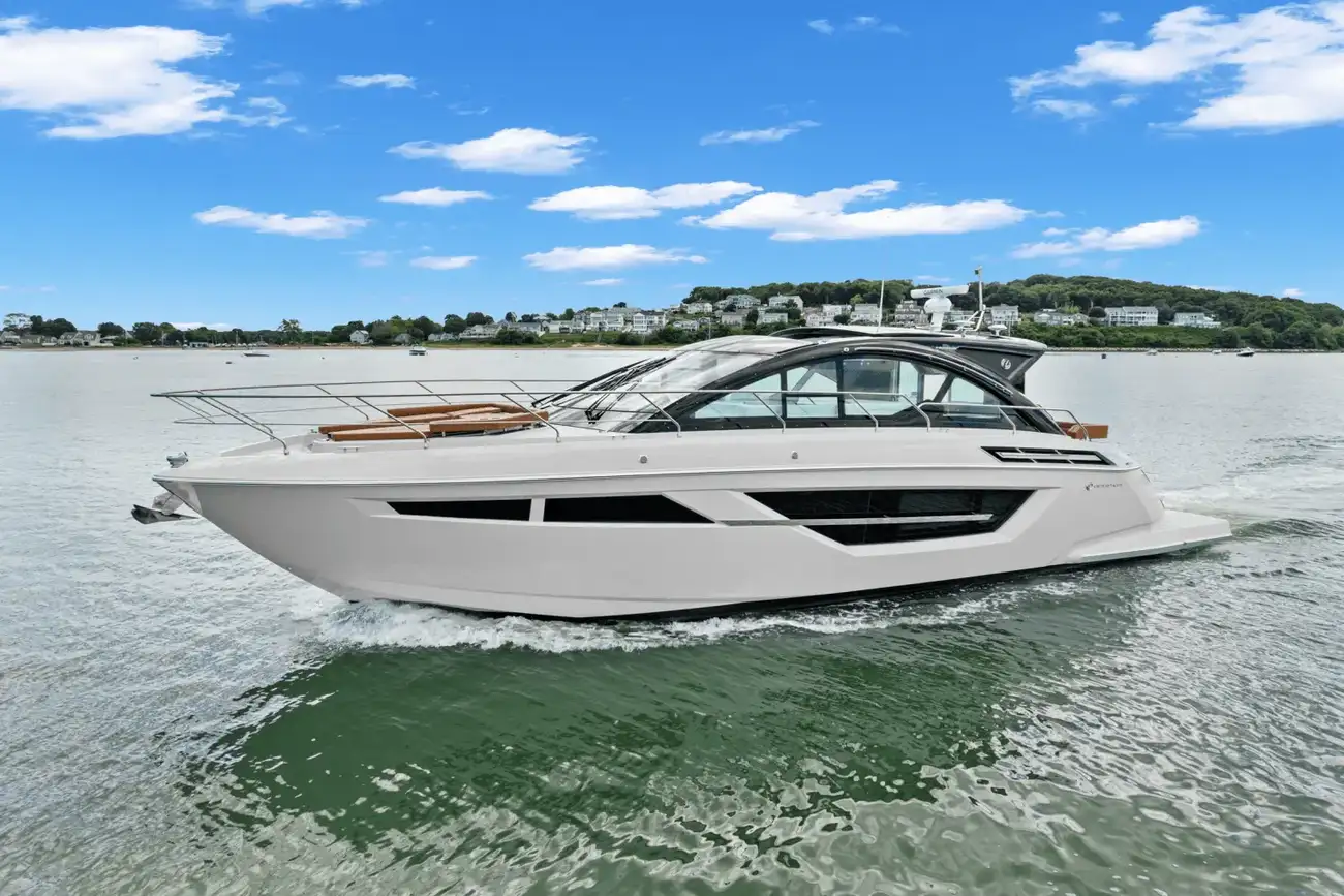 Thumbnail von Cruisers Yachts 50 Cantius