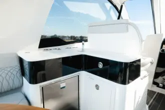 Thumbnail von Sea Ray 370 Sundancer Outboard