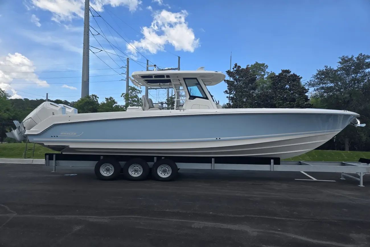 Boston Whaler 330 Outrage