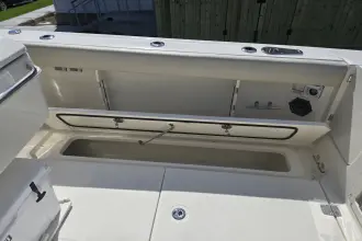 Thumbnail von Boston Whaler 330 Outrage