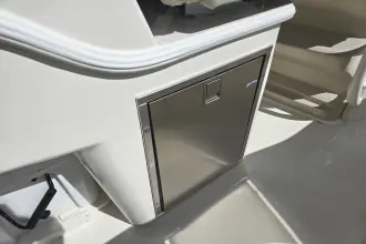 Thumbnail von Boston Whaler 330 Outrage