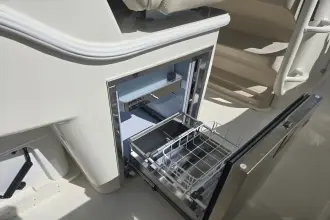 Thumbnail von Boston Whaler 330 Outrage