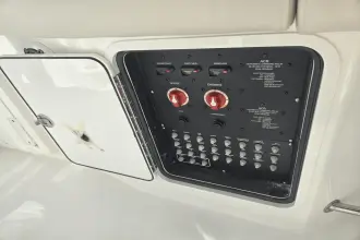 Thumbnail von Boston Whaler 330 Outrage