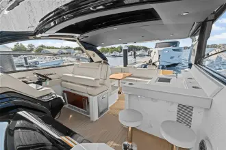 Thumbnail von Cruisers Yachts 42 GLS OB