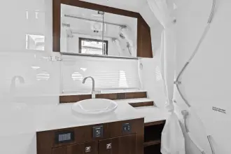 Thumbnail von Cruisers Yachts 42 GLS OB