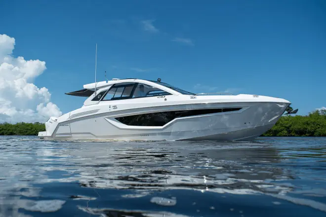 Cruisers Yachts 42 GLS OB