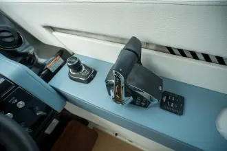 Thumbnail von Cruisers Yachts 42 GLS OB