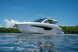 Thumbnail von Cruisers Yachts 42 GLS OB