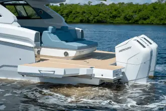 Thumbnail von Cruisers Yachts 42 GLS OB