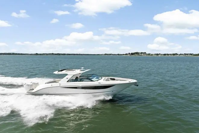 Sea Ray SLX 400 Outboard