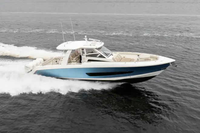 Boston Whaler 420 Outrage